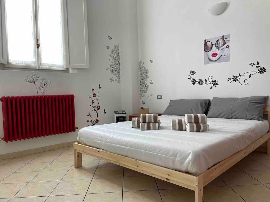 Minimal Loft In Centro A Piacenza Apartamento Exterior foto