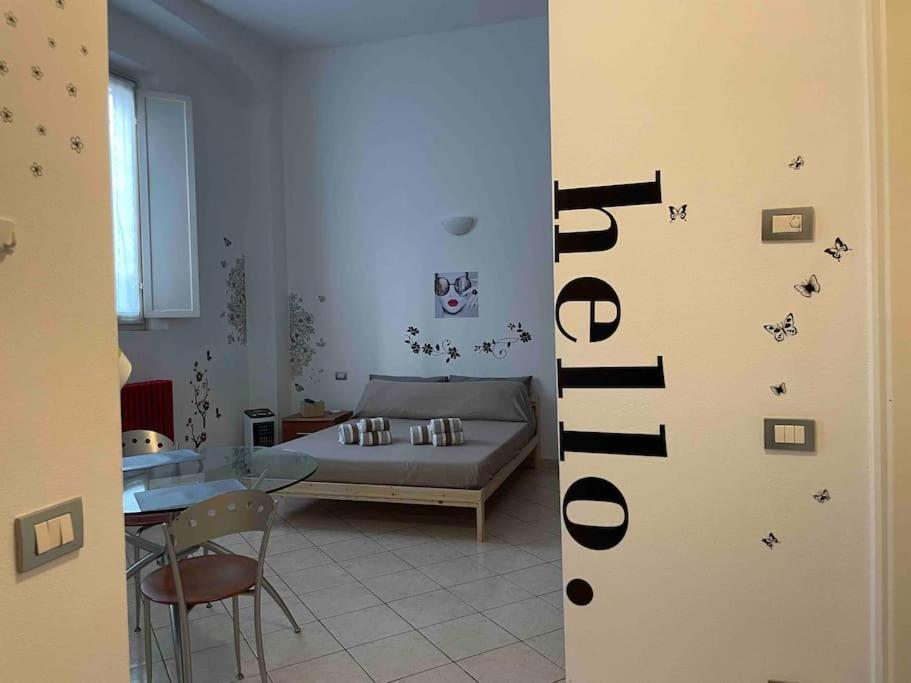 Minimal Loft In Centro A Piacenza Apartamento Exterior foto